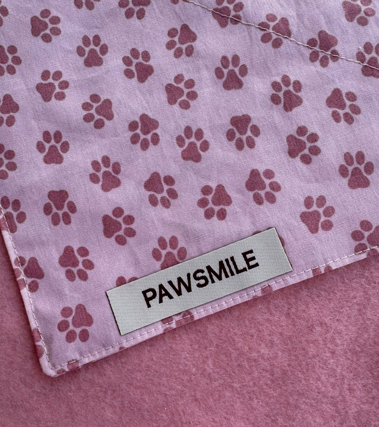 Paw-some Pink – Roze Bandana met Roze Pootafdrukjes