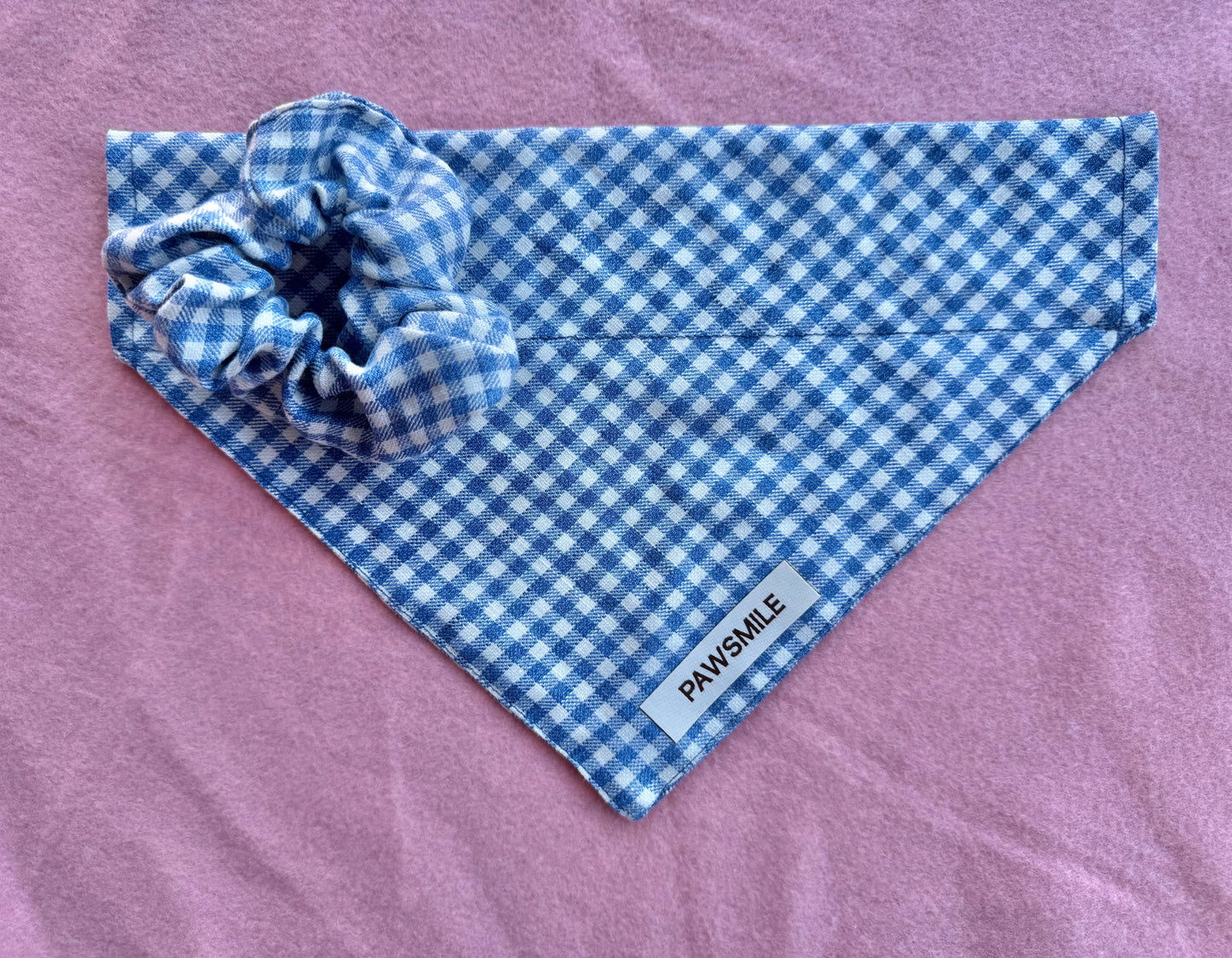 Blueberry Picnic Scrunchie – Scrunchie met Blauw Geruit Patroon