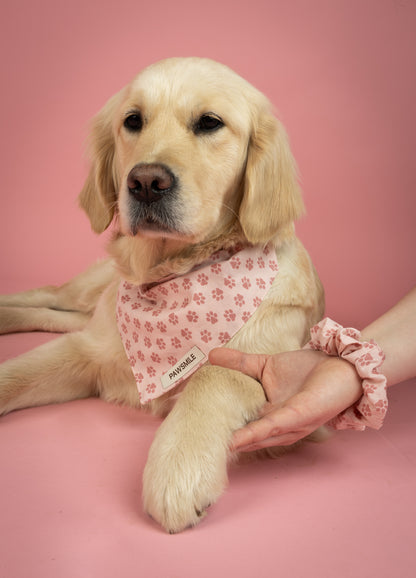 Paw-some Pink Scrunchie – Scrunchie met Roze Pootafdrukjes