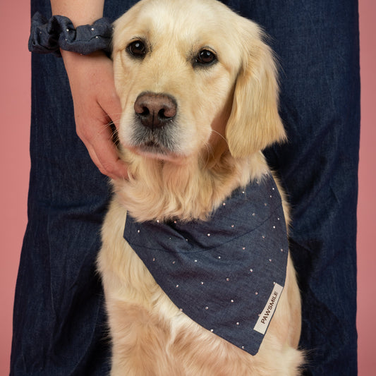 Denim Chic – Handgemaakte Bandana met Strass Steentjes
