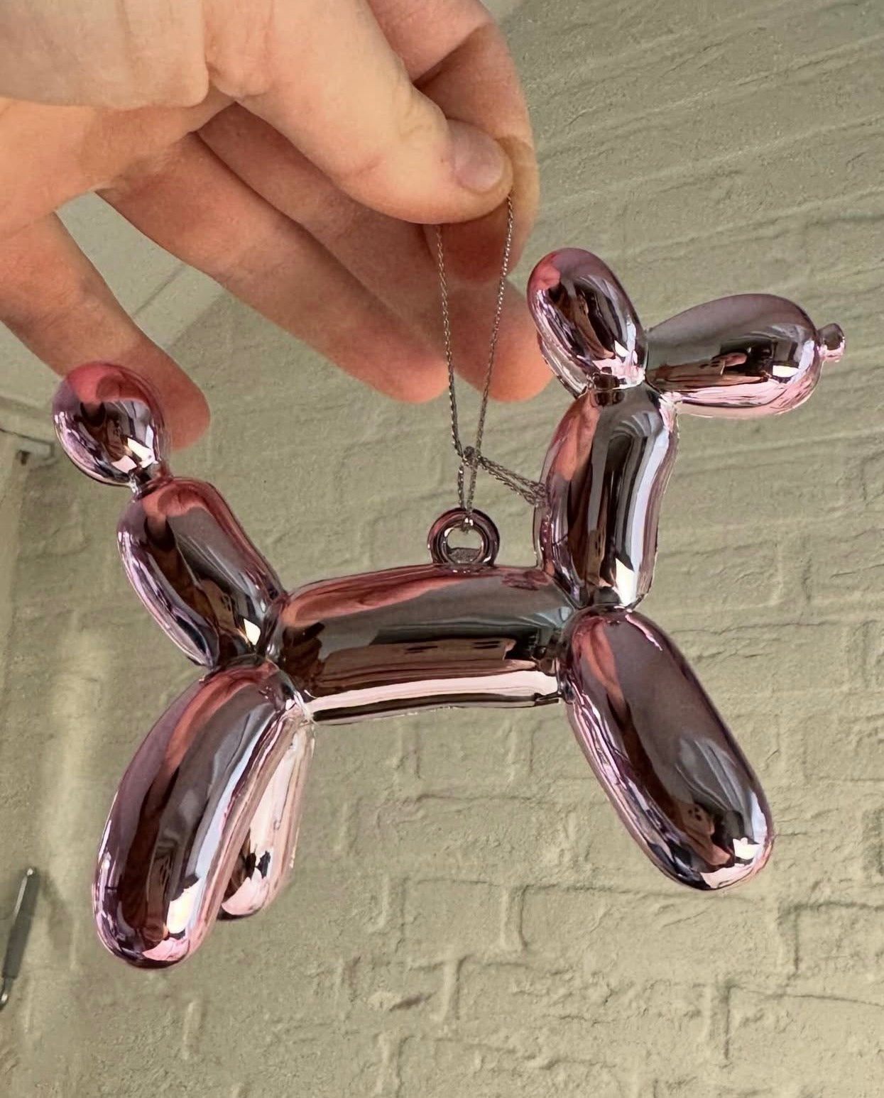 Balloon dog hanger