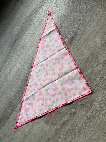 Strawberry fields - knoopbandana