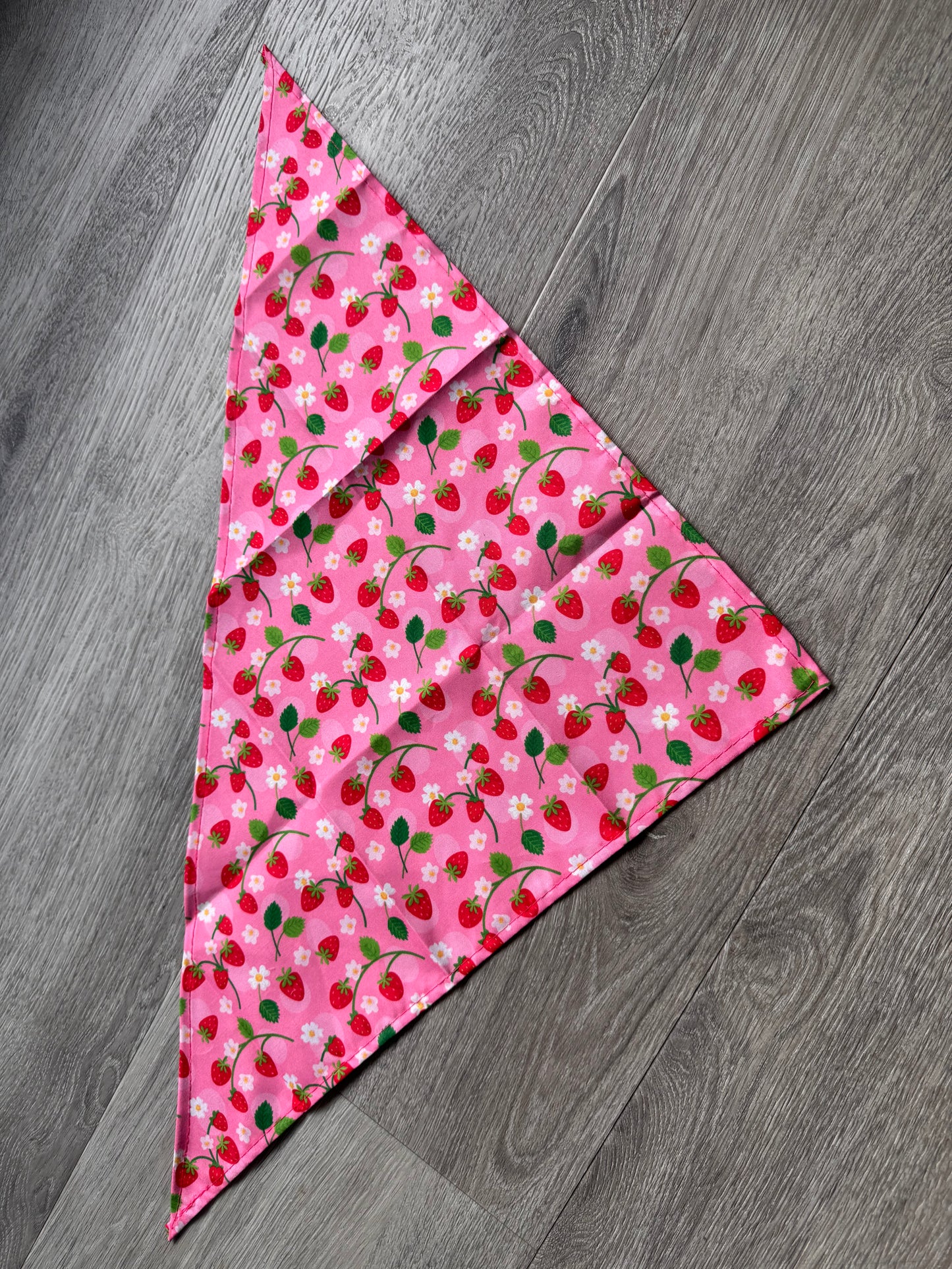 Strawberry fields - knoopbandana