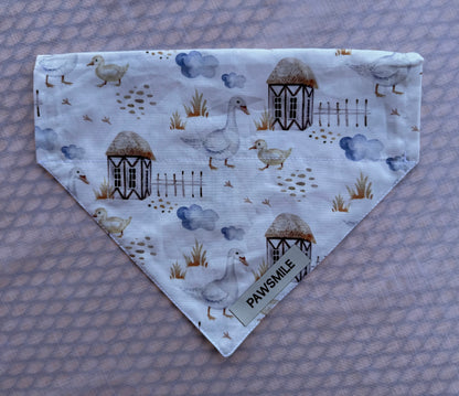 Farm Fresh – Witte Bandana met Gansjes en Boerderijtje