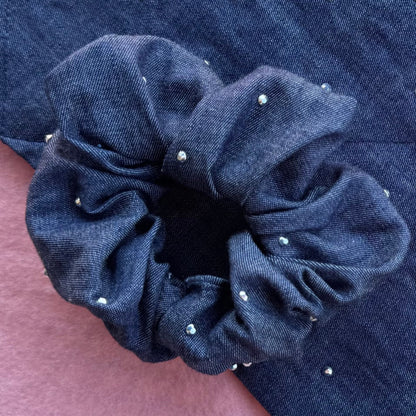 Denim Chic Scrunchie – Scrunchie met Denim en Strass Steentjes