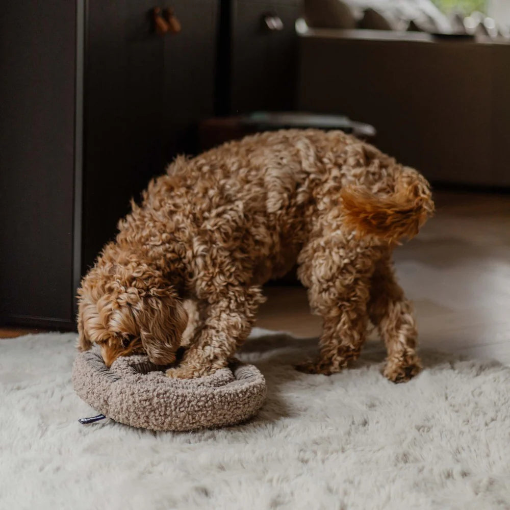 Swirl snuffelspeeltje Taupe